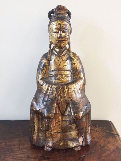null CHINE Figurine en bois sculpté, laqué et doré représentant la déesse Guanyin...
