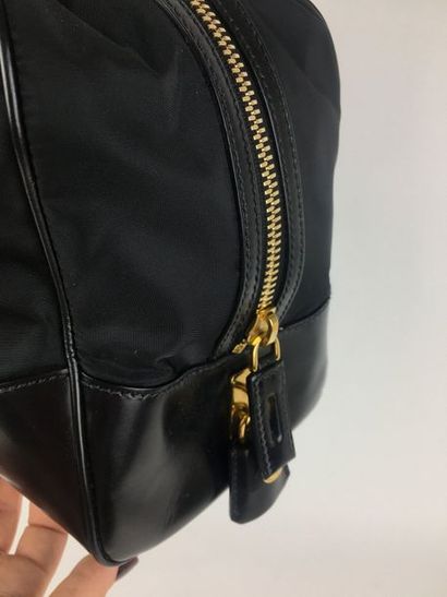 null PRADA Sac noir Dust bag, clef 23 x 35 cm (bon état)