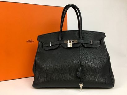 null HERMES PARIS Sac modèle "Birkin" en togo noir 35 cm (legeres usures aux coins,...