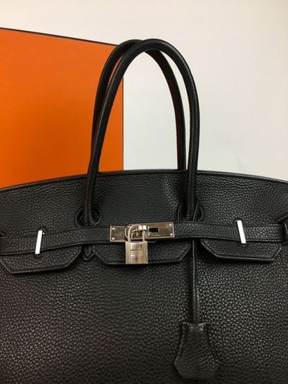 null HERMES PARIS Sac modèle "Birkin" en togo noir 35 cm (legeres usures aux coins,...