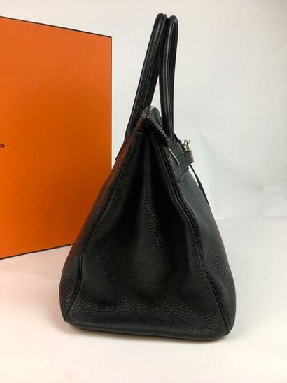 null HERMES PARIS Sac modèle "Birkin" en togo noir 35 cm (legeres usures aux coins,...