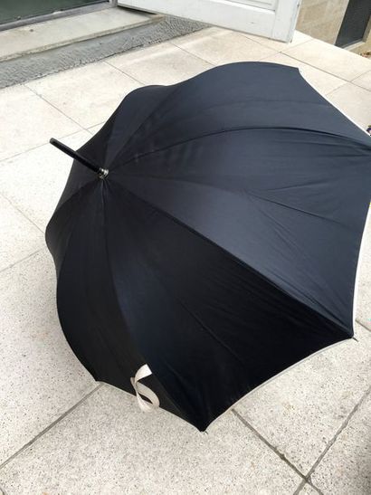 null CHANTAL THOMAS PARIS Parapluie noir, bordure blanche (Bon état)