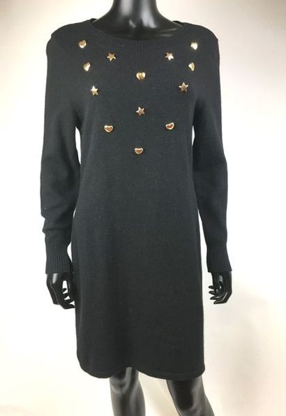 null LOT comprenant: Robe pull noir + bijoux Veste en laine brodé