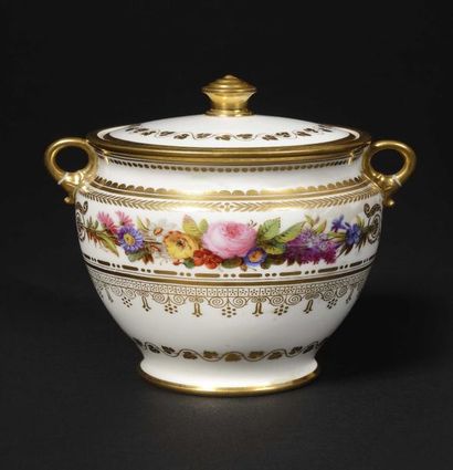 null Sèvres Pot à sucre couvert en porcelaine provenant du château de Neuilly à décor...