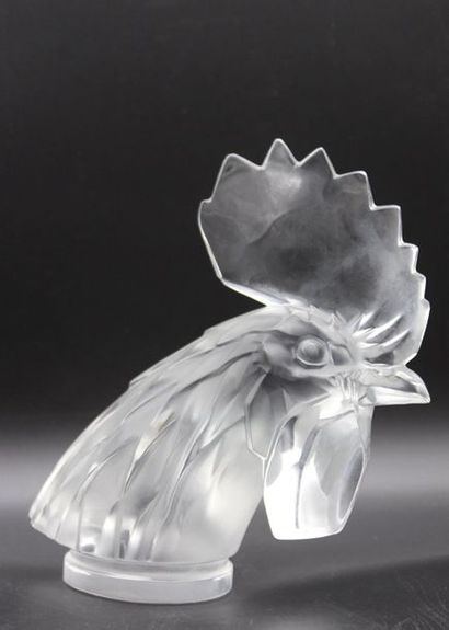 null Lalique

«Tête de coq »

Version contemporaine de la mascotte. Signée au vibrographe...