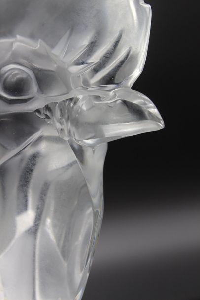 null Lalique

«Tête de coq »

Version contemporaine de la mascotte. Signée au vibrographe...