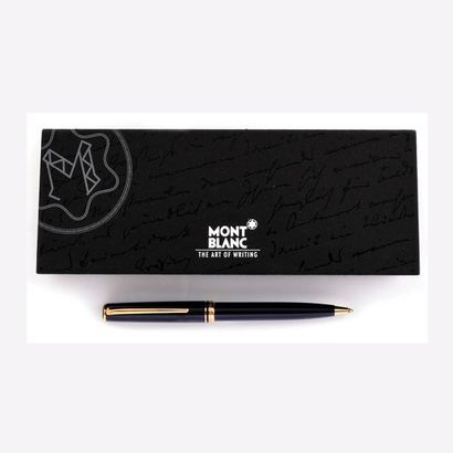 null MONTBLANC Generation Bleu 

Stylo bille, résine bleu brillant et attributs en...