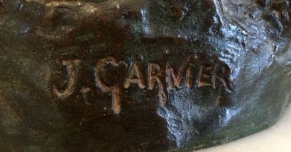 null J. GARNIER (XIXe siècle) Faneuse Bronze à double patine Signé sur la terrasse...