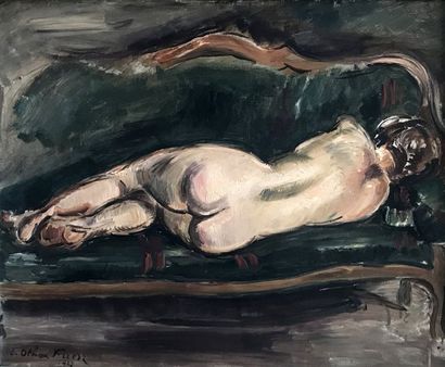 null EMILE OTHON FRIESZ (1879-1949) Nu au canapé vert Huile sur toile Signée en bas...