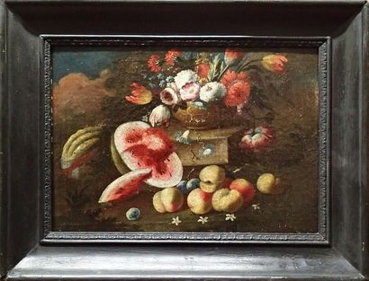 null ECOLE ITALIENNE du XVIIIème siècle Bouquets de fleurs Paire de toiles marouflées...