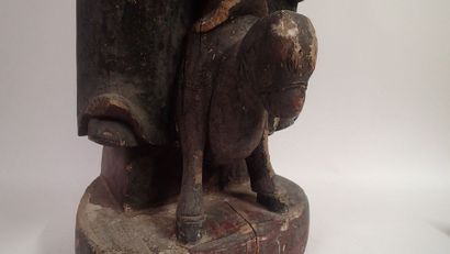  VIETNAM Statue en bois sculpté, traces de polychromie. Haut : 82 cm (éclats)