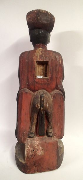  VIETNAM Statue en bois sculpté, traces de polychromie. Haut : 82 cm (éclats)