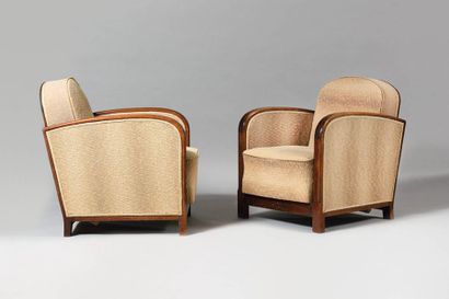 null TRAVAIL DES ANNEES 1960 Quatre fauteuils confortables à dossier inclinable garnis...