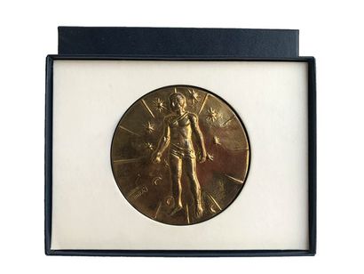 null IGOR MITORAJ (1944-2014) ARTCURIAL Editeur « Articulations » Médaille circulaire...