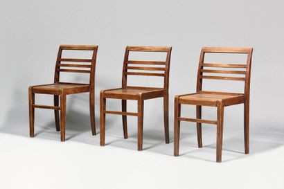 null RENE GABRIEL (1890-1950) Sinistrées Suite de trois chaises à dossier légèrement...