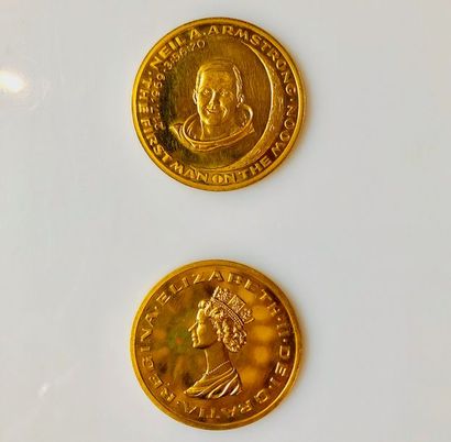 null DEUX MEDAILLES COMMEMORATIVES en or jaune 900 millièmes, l’une commémorant la...