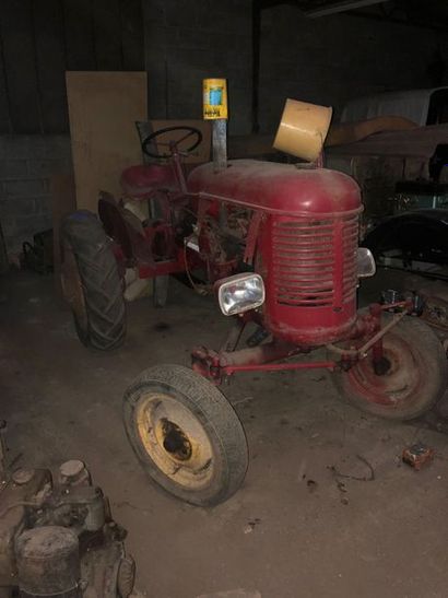 Tracteur Pony Notre modèle est en bon état général, d'une base saine, sans rouille...