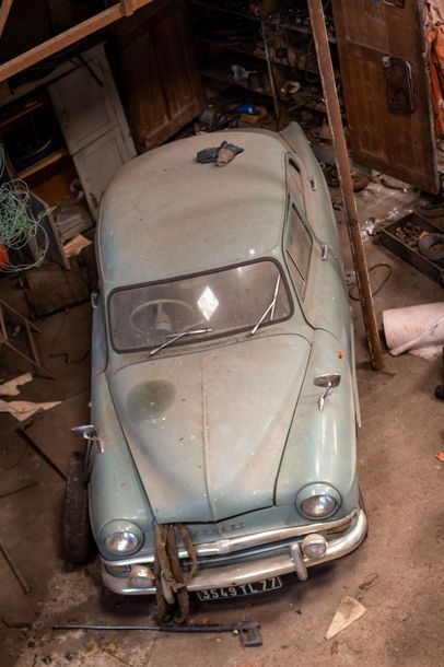 1958 Simca Aronde Type 90A, Chassis n°: 667292, Copie Carte Grise. Notre modèle dispose...