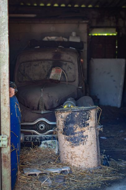 1951 Panhard Dyna K187 Chassîs n°: 441439, Carte Grise française. Le modèle présenté...