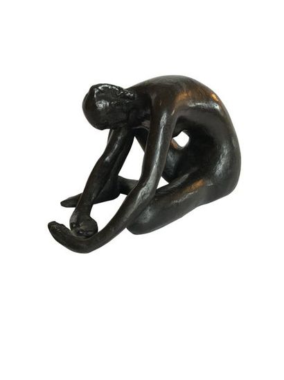 null PIERRE LAGENIE (Né en 1938) Femme penchée Bronze Numéroté EA 2/2 Hauteur : 14...