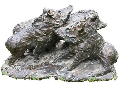 null E. CHEVALIER Quatre sangliers Sculpture en bronze patiné Signée, umérotée 4/8...