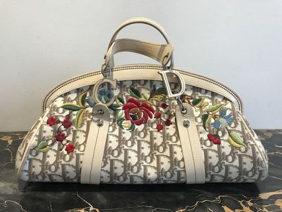 null CHRISTIAN DIOR sac vintage Flower Frame satchel en toile au sigle de la marque,...