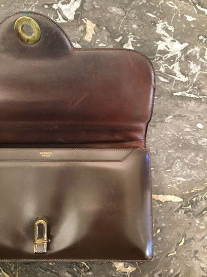 null HERMES PARIS Sac à mains en cuir box marron à rabat, anse en cuir coordonnées...