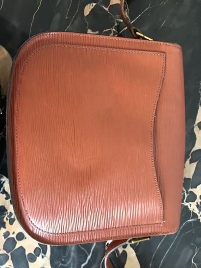 null Louis VUITTON Sac "Saint Cloud" 25cm en cuir épi marron, fermeture pression...