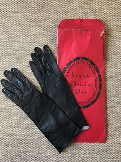 null LES GANTS CHRISTIAN DIOR Paire de gants en chevreau noir T.L (état d'usage)