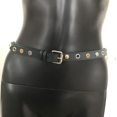 null LOUIS VUITTON Ceinture en cuir bi colore vert foncé et noir, element en métal...