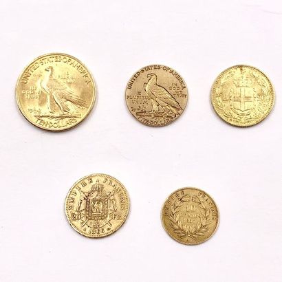 null CINQ PIECES 

en or jaune comprenant : 

- 10 Dollars américains de 1932, 

-...