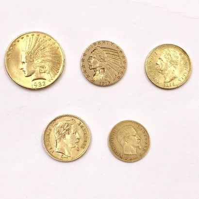 null CINQ PIECES 

en or jaune comprenant : 

- 10 Dollars américains de 1932, 

-...