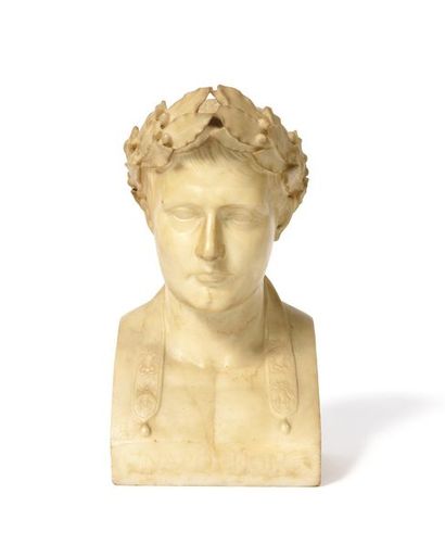 null CHAUDET , d’après. L’Empereur Napoleon Ier. Buste en marbre en hermès gravé...
