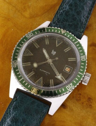 LIP Plongée Automatic VERS 1970 Montre-bracelet en acier à fond vissé, cadran noir...