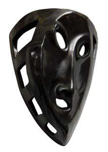ACCOLAY Masque africain en faïence, émaux noir métallisé jaspé de vert sombre. SMI...