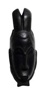 Roger CAPRON Masque africain en terre blanche, émail noir mat. NS, L 31 cm, BEG