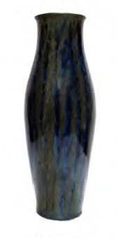 DENBAC Vase en grès à décor de coulures vertes, fond bleu piqueté de grès, légères...