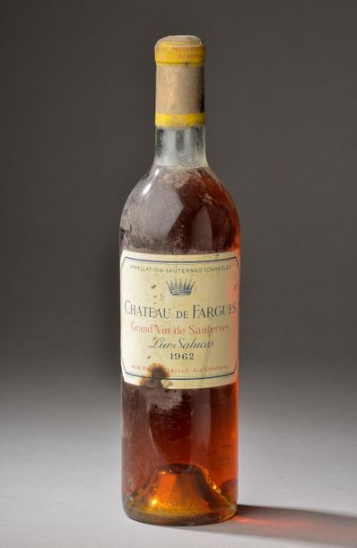 null 1 bouteille Château DE FARGUES, Sauternes 1962 (tachée, J) 