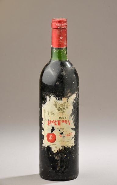 null 1 bouteille PETRUS, Pomerol 1983 (eta en lambeaux mais lisible, TLB) 