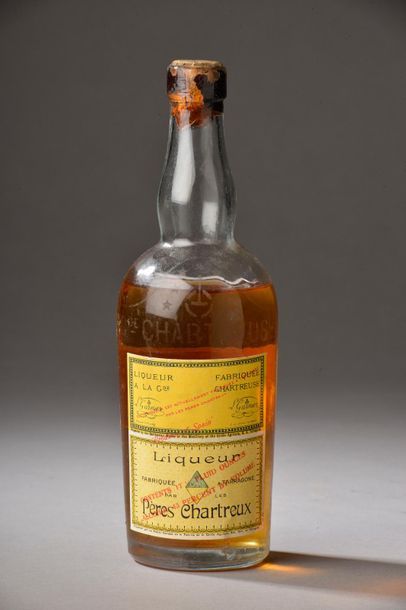 null 1 demi-litre CHARTREUSE "Tarragone" jaune 1945 (niveau bas, rare marquage "produce...