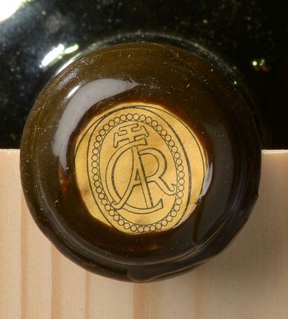 null VENDU AVEC LOT 25. 1 litre CHARTREUSE "Une Tarragone" jaune Période 1921-1929,...