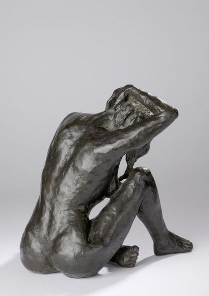 null Julie COUËDELO (XXe -XXIe siècle).
Femme nue assise aux cheveux renversés.
Bronze...