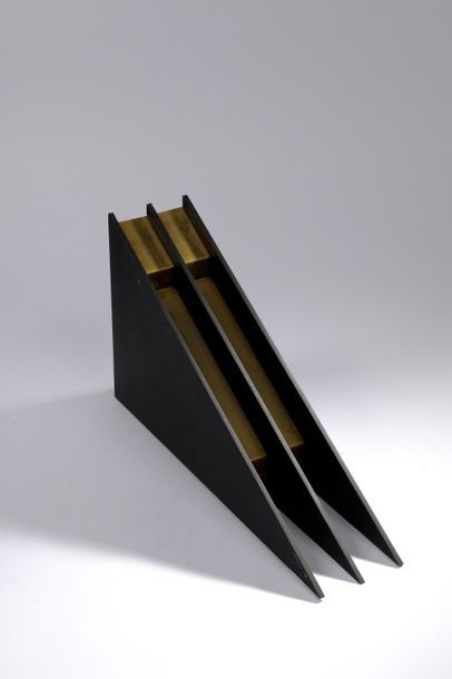 null Applique en métal laqué noir et métal doré à trois lames triangulaires (petites...