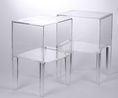 null Philippe STARCK (né en 1949) pour les éditions KARTELL.
Paire de tables de chevet...