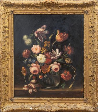 École Française du XIXème siècle Bouquets de fleurs dans un vase Huile sur toile...
