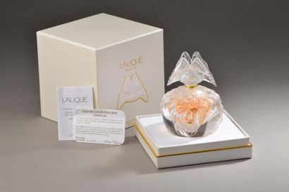 null LALIQUE parfums.
"Papillons" (2003).
Présenté dans son coffret en carton gainé...