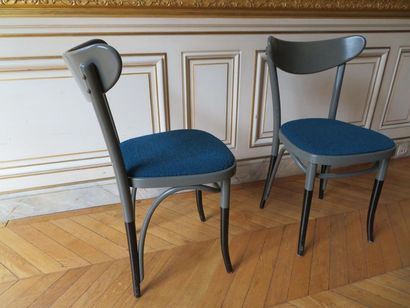 null TON
21 Chaises de salle de restaurant en bois laqué gris anthracite, l'assise...