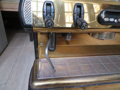 null LA SPARZIALE 
Machine à café modèle S9, à trois percolateurs, galvanisée de...