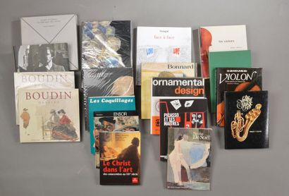 null Ensemble comprenant : dix-sept volumes de LA PLÉIADE et lot de livres d'art...