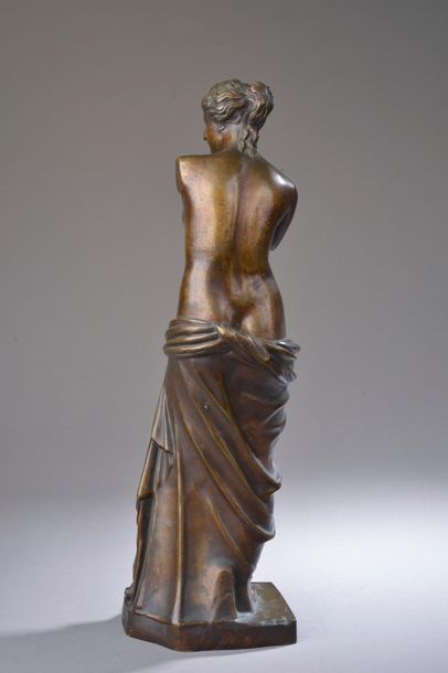 null Ron Liod SAUVAGE (XIXe-XXe siècle).
Vénus de Milo.
Bronze à patine brune, signé...